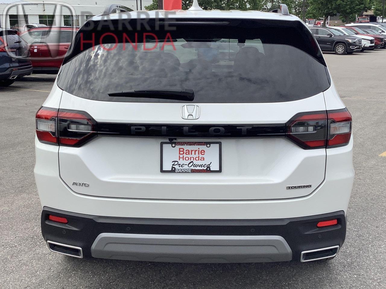 2023 Honda Pilot Touring 4dr All-Wheel Drive Photo