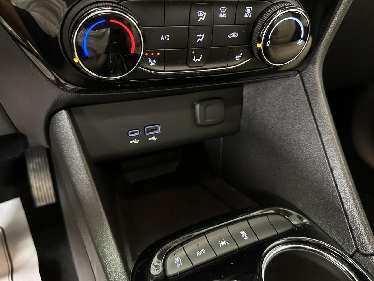 2024 Buick Encore GX Sport Touring Photo