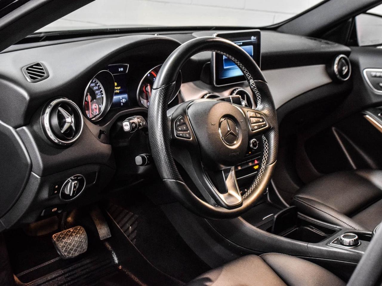 2016 Mercedes-Benz GLA250  Photo