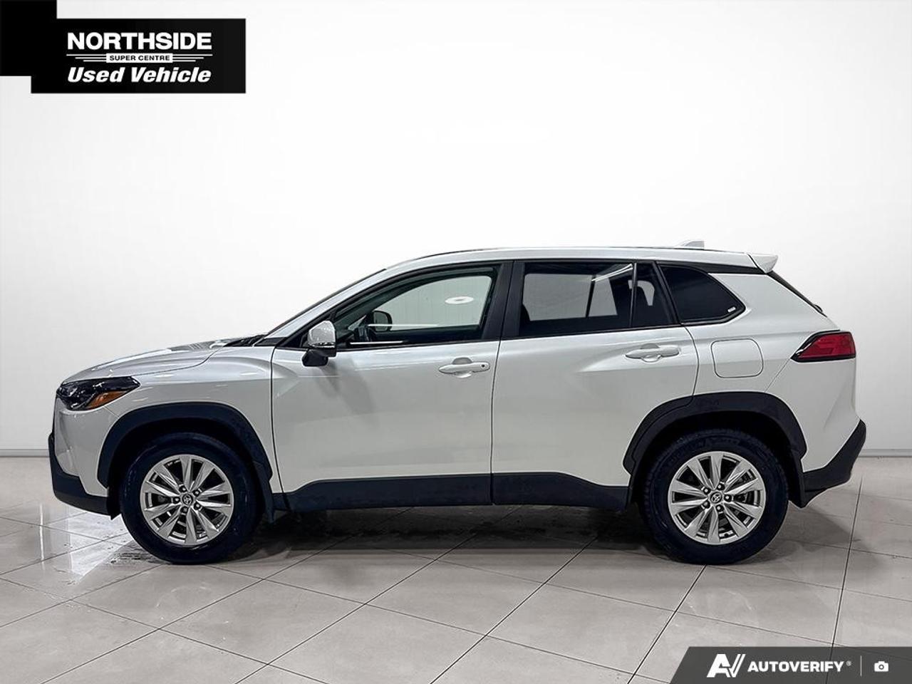 2024 Toyota Corolla Cross LE AWD Photo