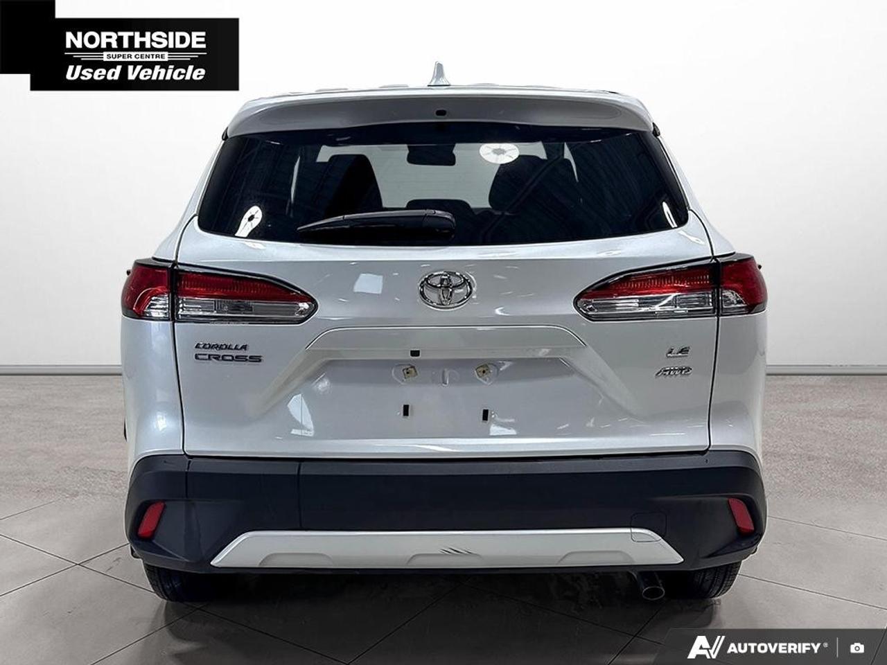 2024 Toyota Corolla Cross LE AWD Photo