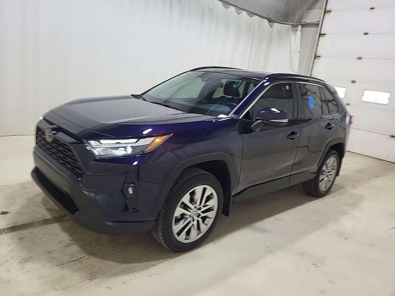 2024 Toyota RAV4 XLE Photo0