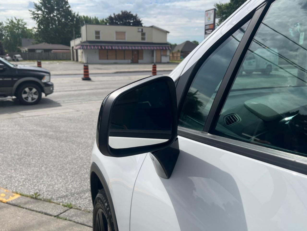 2019 Chevrolet Trax LT LOCAL TRADE Photo