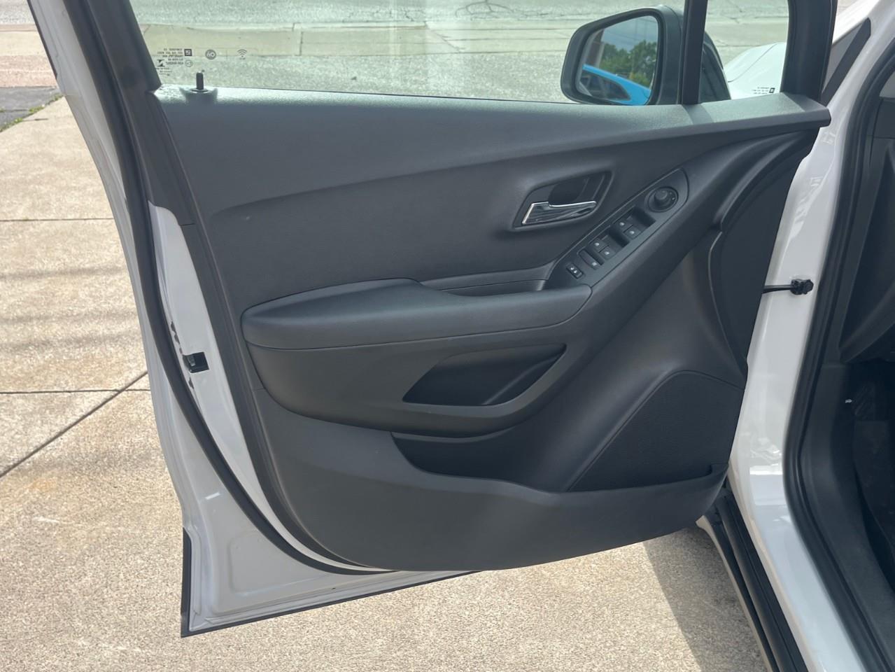 2019 Chevrolet Trax LT LOCAL TRADE Photo