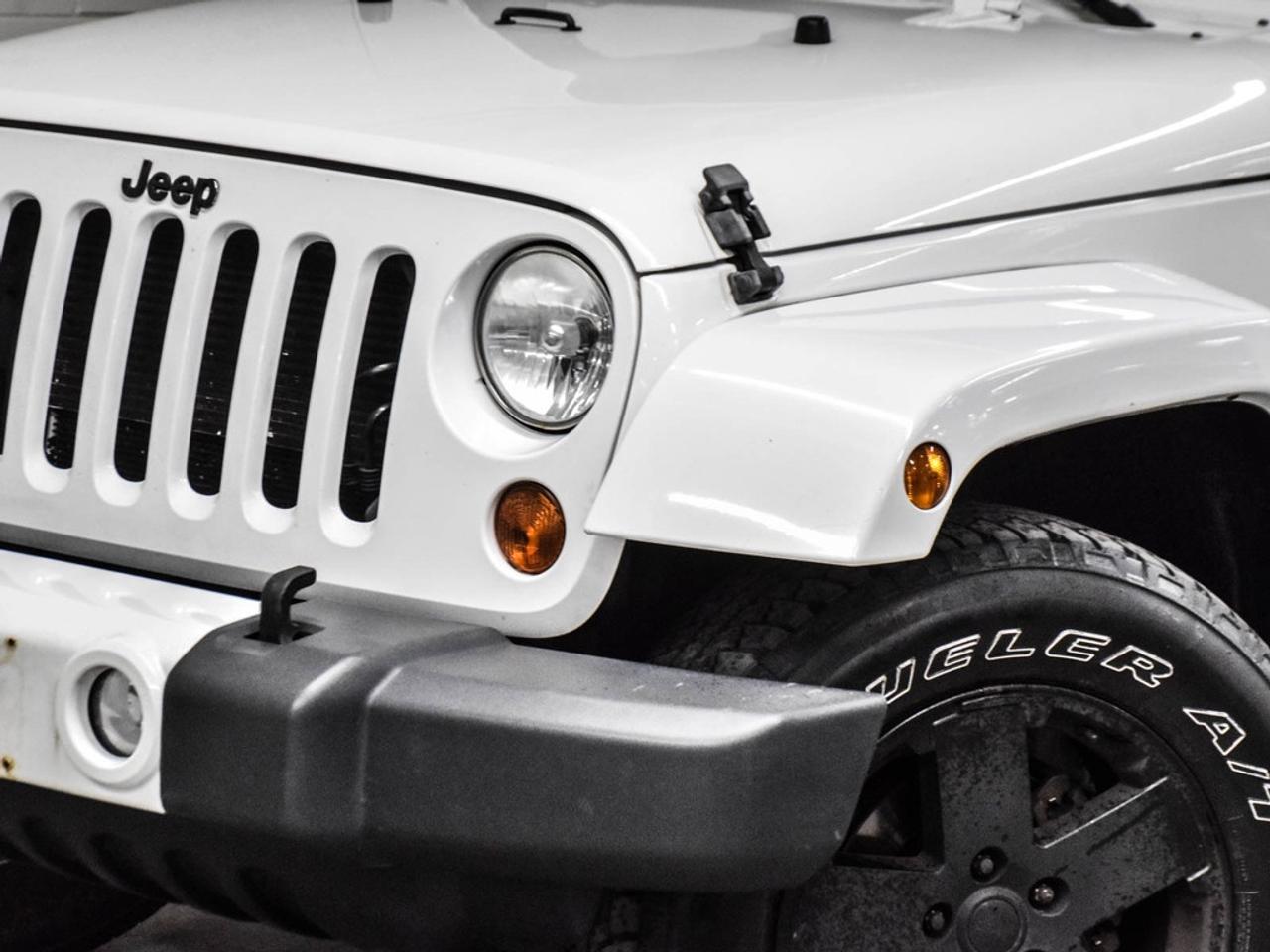 2013 Jeep Wrangler  Photo2