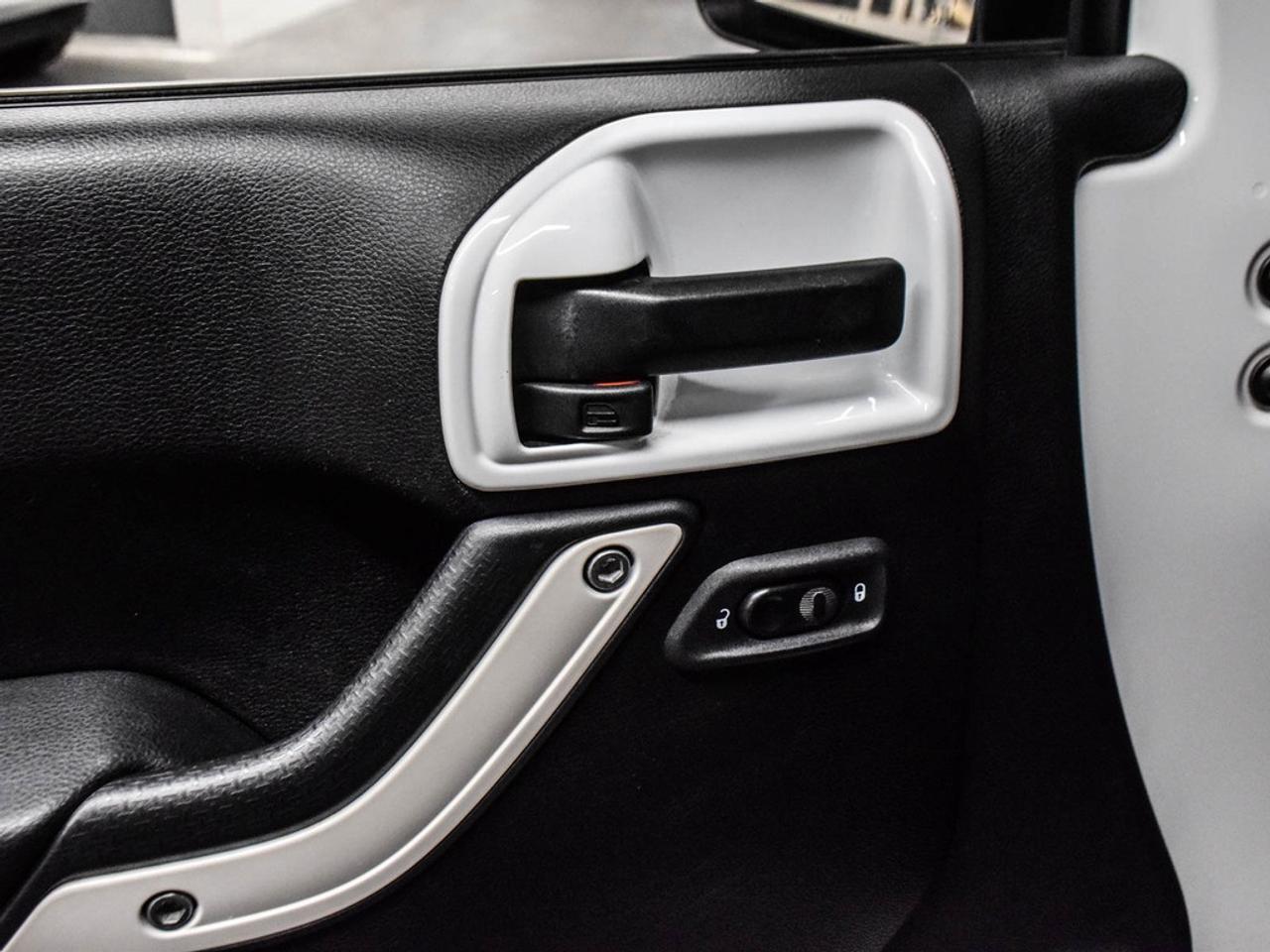 2013 Jeep Wrangler  Photo