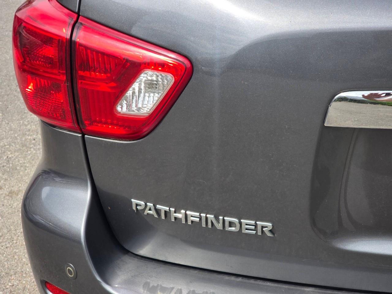 2018 Nissan Pathfinder 4x4 SL Premium Photo