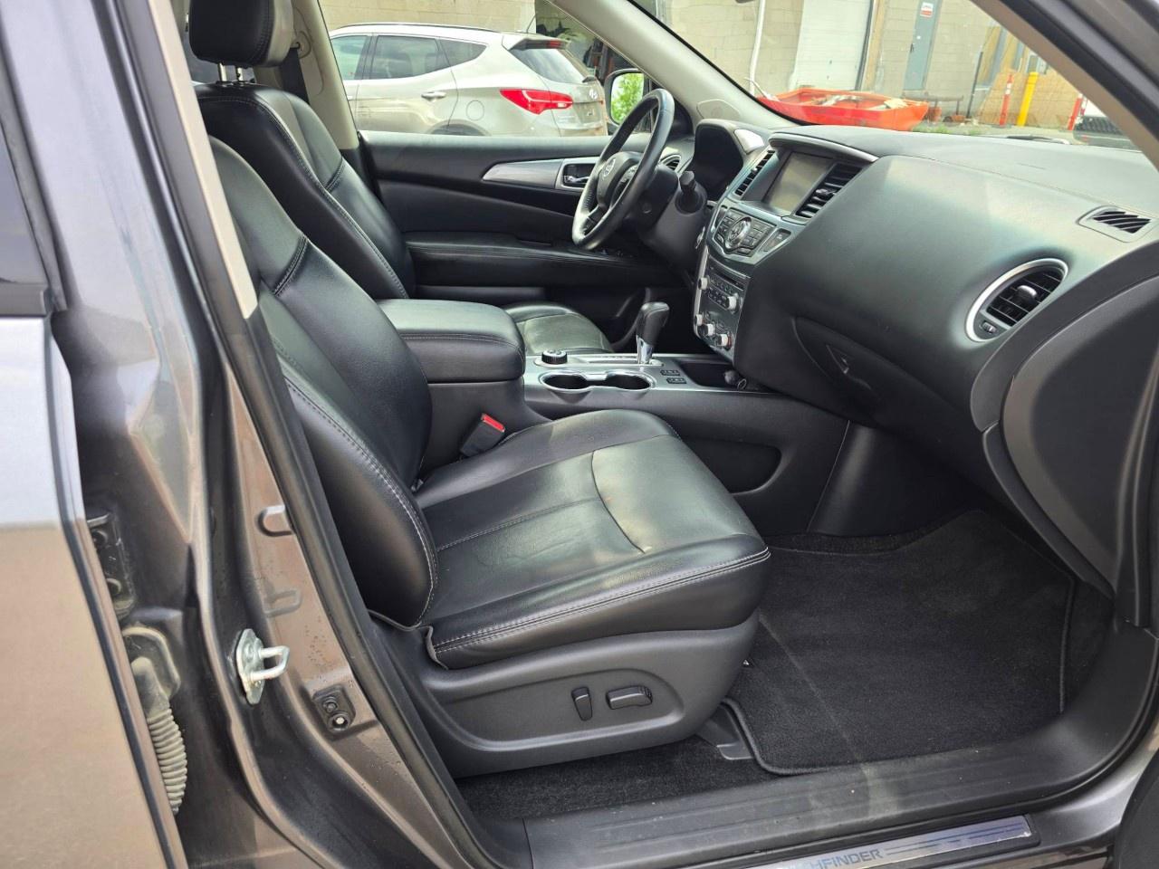 2018 Nissan Pathfinder 4x4 SL Premium Photo