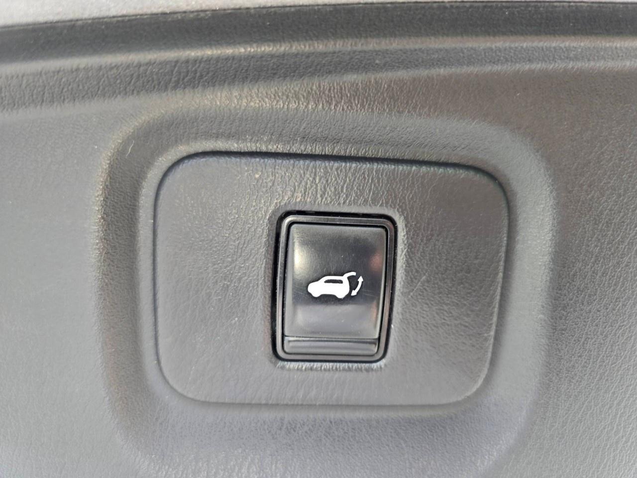 2018 Nissan Pathfinder 4x4 SL Premium Photo