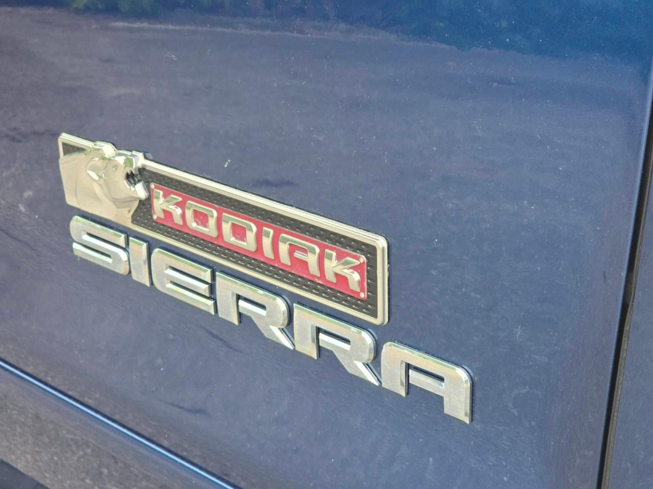 2017 GMC Sierra 1500 4WD Crew Cab Standard Box SLE Photo