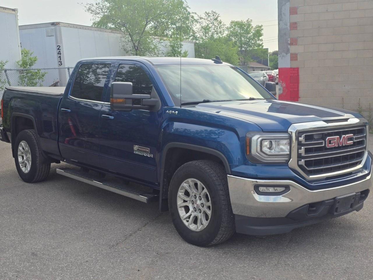 2017 GMC Sierra 1500 4WD Crew Cab Standard Box SLE Photo