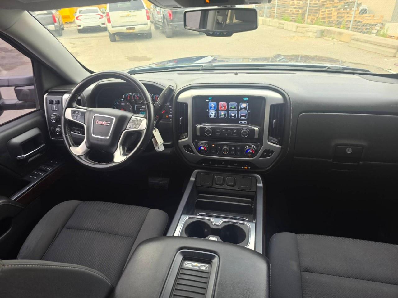 2017 GMC Sierra 1500 4WD Crew Cab Standard Box SLE Photo