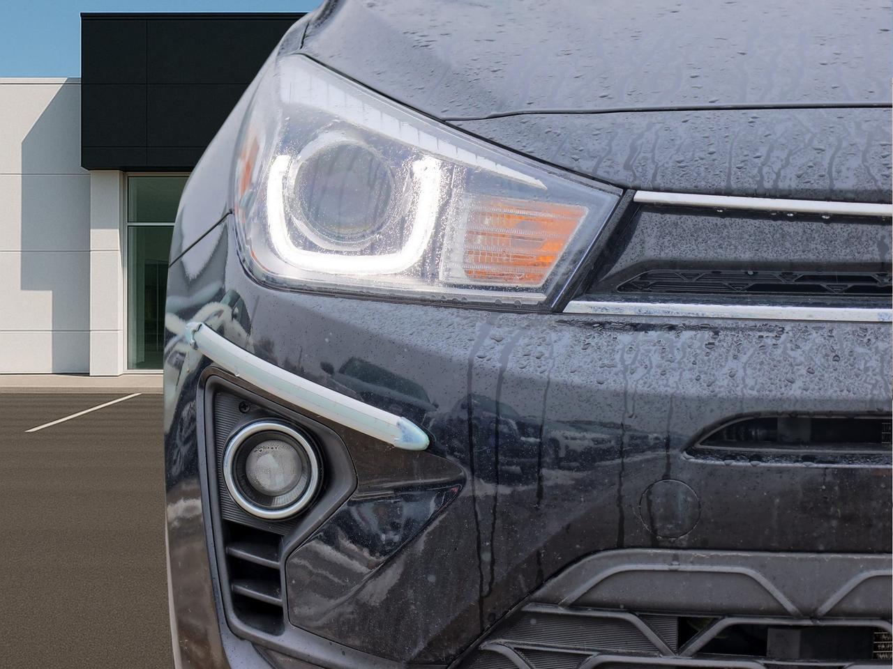2023 Kia Rio 5-door EX Premium   Climate Ctrl   Sunroof   Safety Tech Photo3