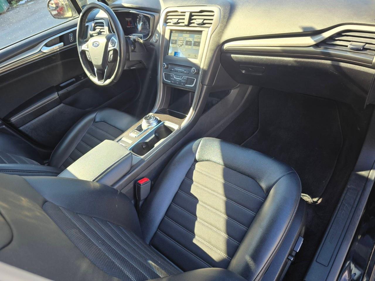 2017 Ford Fusion 4dr Sdn SE FWD Photo