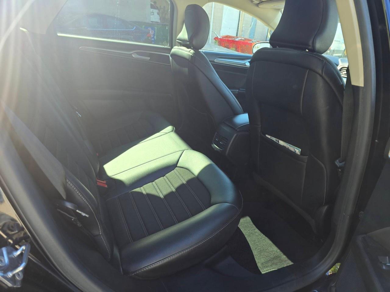 2017 Ford Fusion 4dr Sdn SE FWD Photo