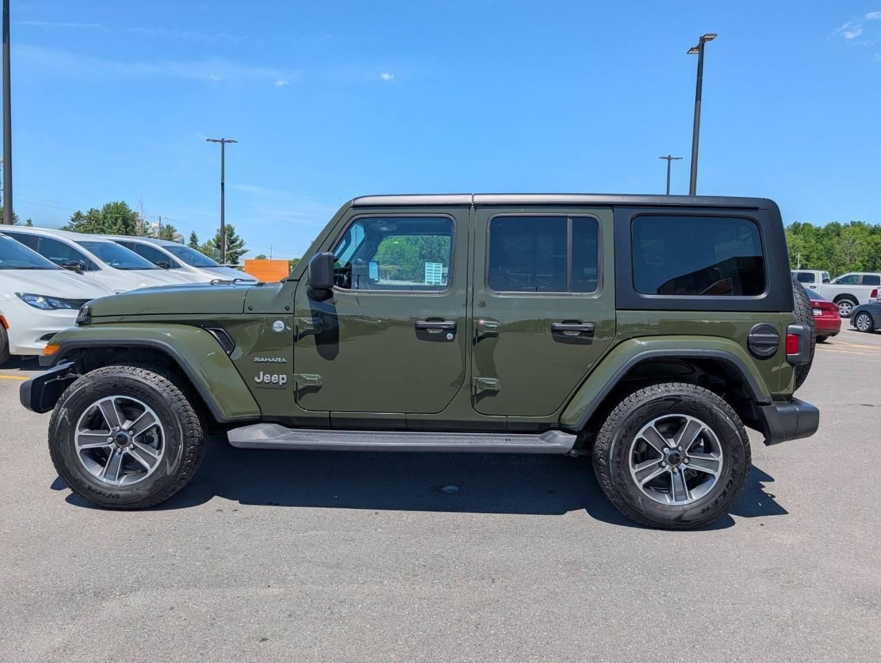 2023 Jeep Wrangler Sahara One owner/ No accidents Photo