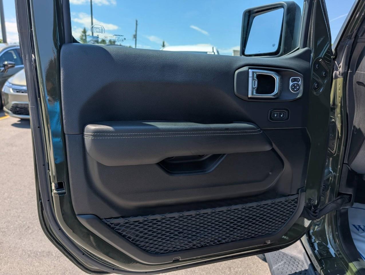 2023 Jeep Wrangler Sahara One owner/ No accidents Photo