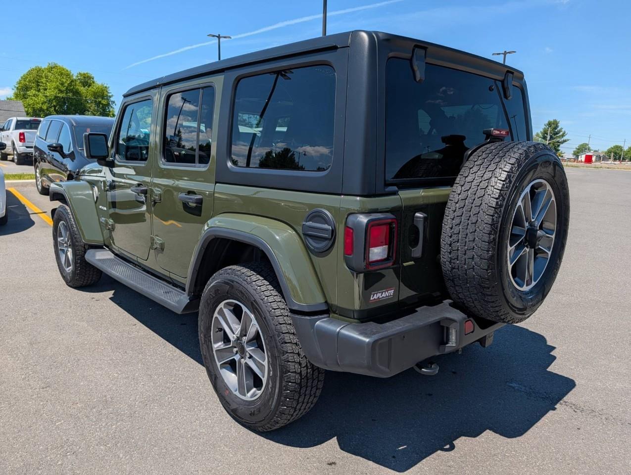 2023 Jeep Wrangler Sahara One owner/ No accidents Photo