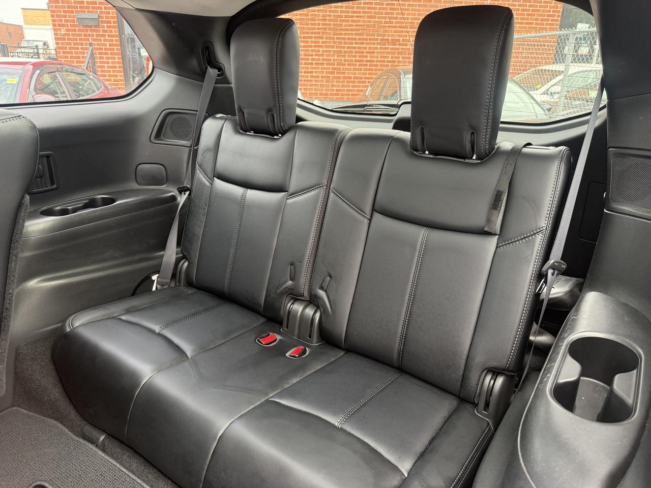 2017 Nissan Pathfinder SL l 4WD l 3.5L l Sunroof l 28 Service Records Photo