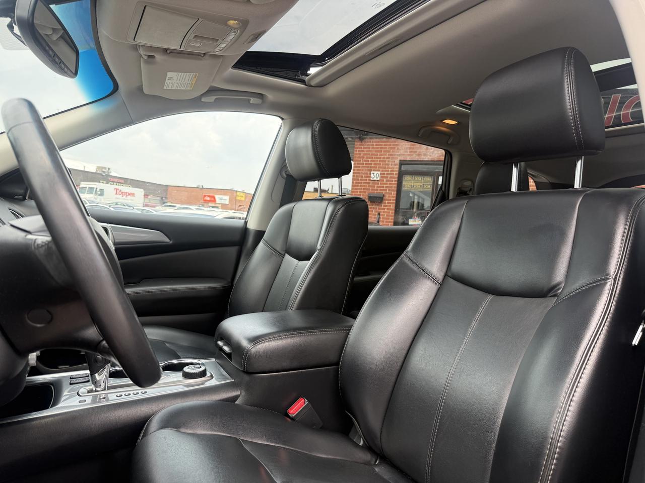 2017 Nissan Pathfinder SL l 4WD l 3.5L l Sunroof l 28 Service Records Photo