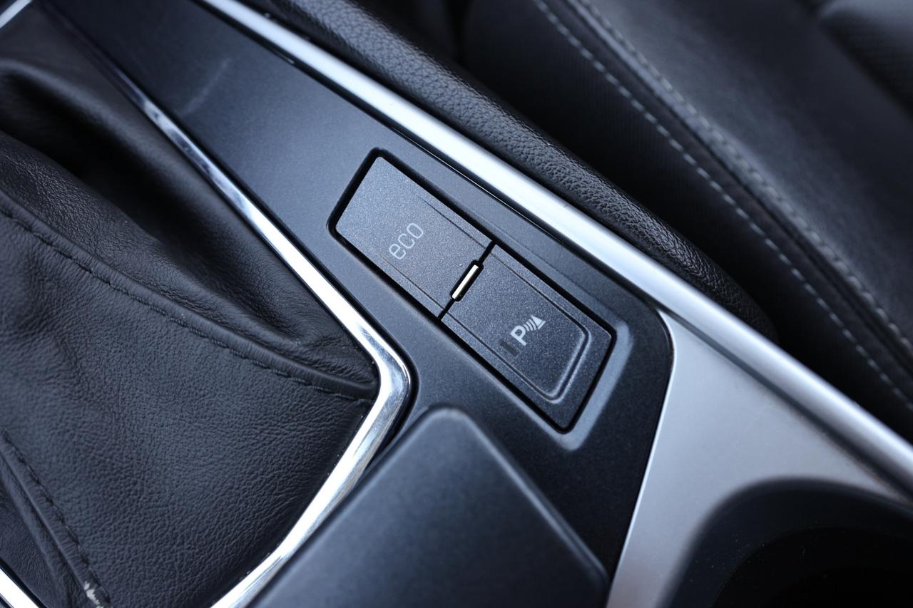 2014 Cadillac SRX LUXURY-AWD-R STARTER/NAV/PANO ROOF/BCAM/P SENSORS/ Photo