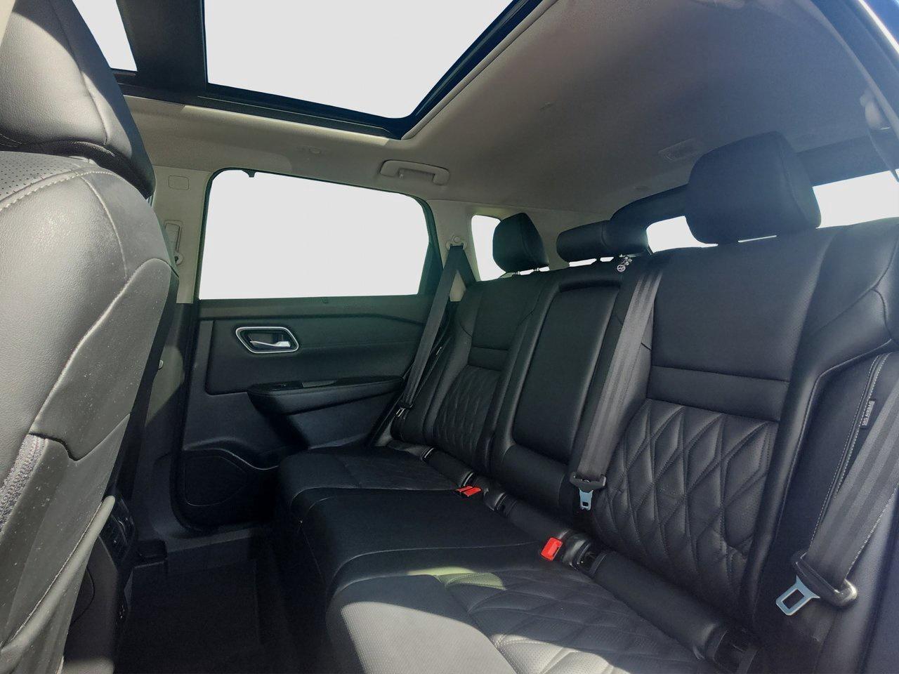 2023 Nissan Rogue Platinum Photo