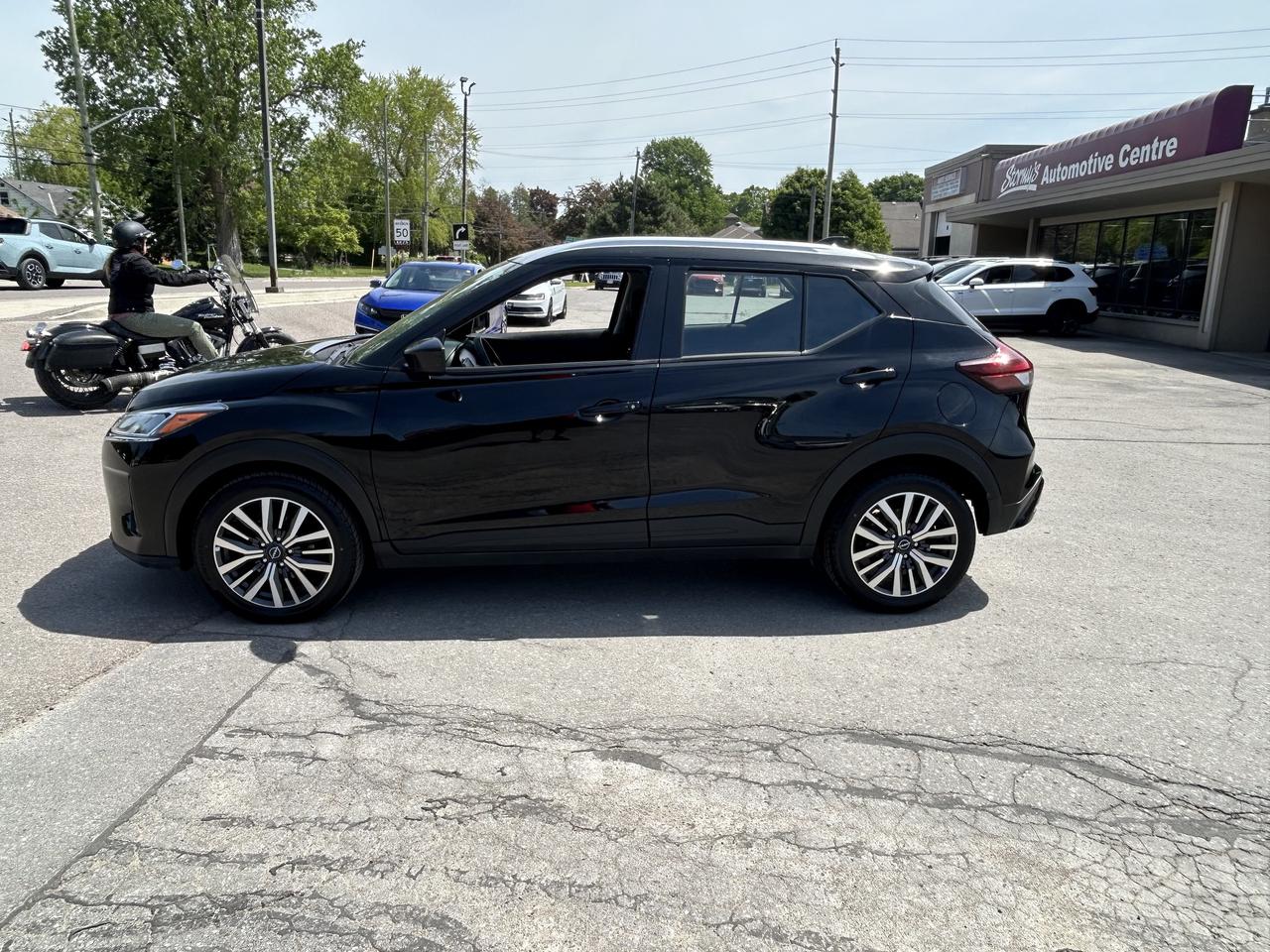 2024 Nissan Kicks SV/BACK UP CAM/HEATED SEATS/CALL PICTON Photo