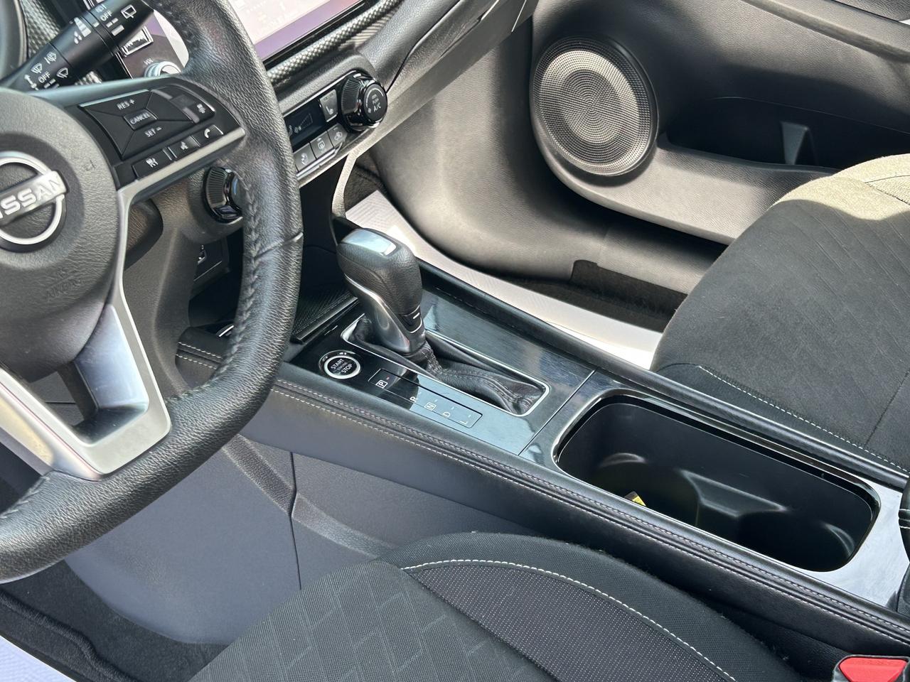 2024 Nissan Kicks SV/BACK UP CAM/HEATED SEATS/CALL PICTON Photo