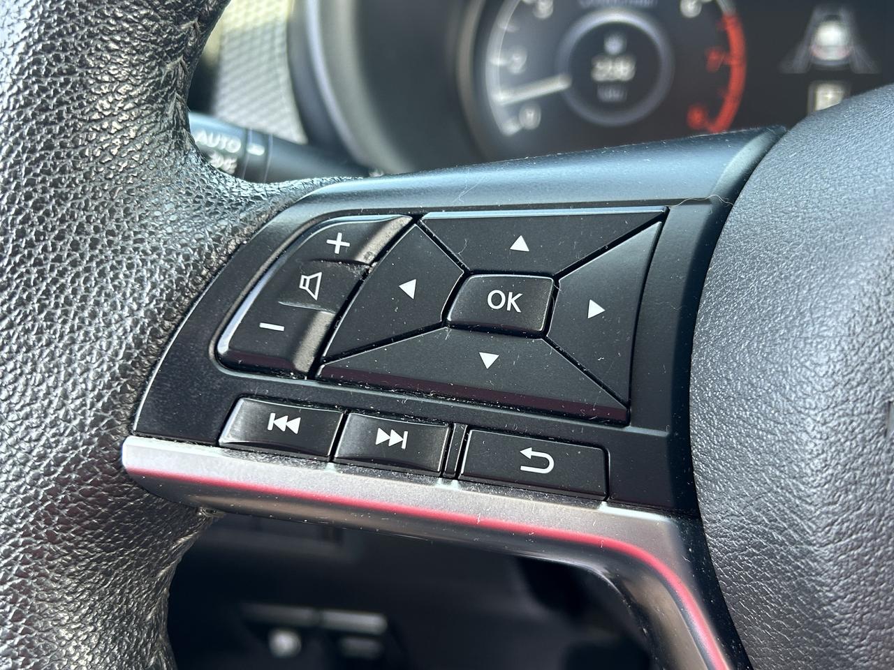 2024 Nissan Kicks SV/BACK UP CAM/HEATED SEATS/CALL PICTON Photo