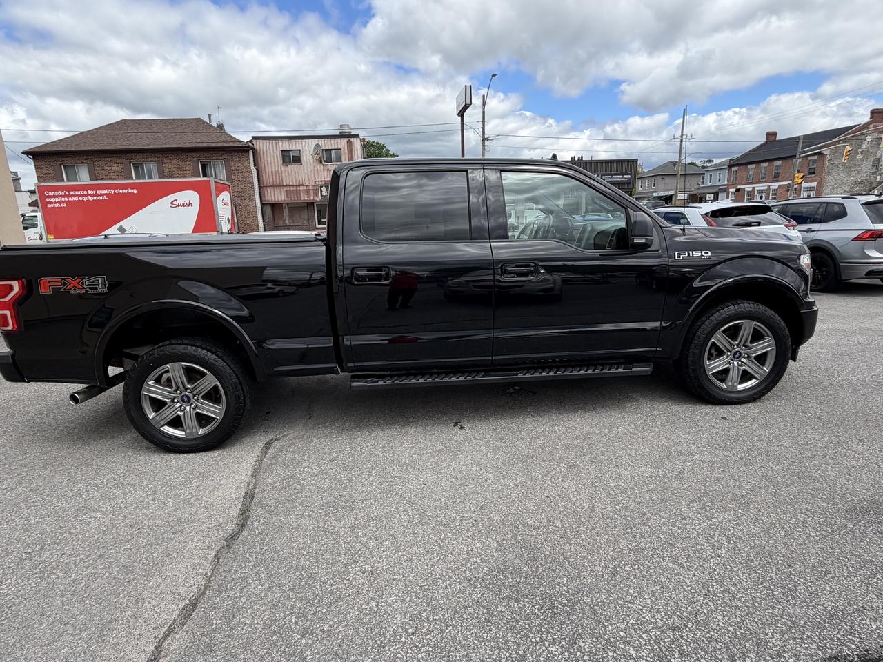 2018 Ford F-150 XLT CALL BELLEVILLE 613-961-8848 Photo