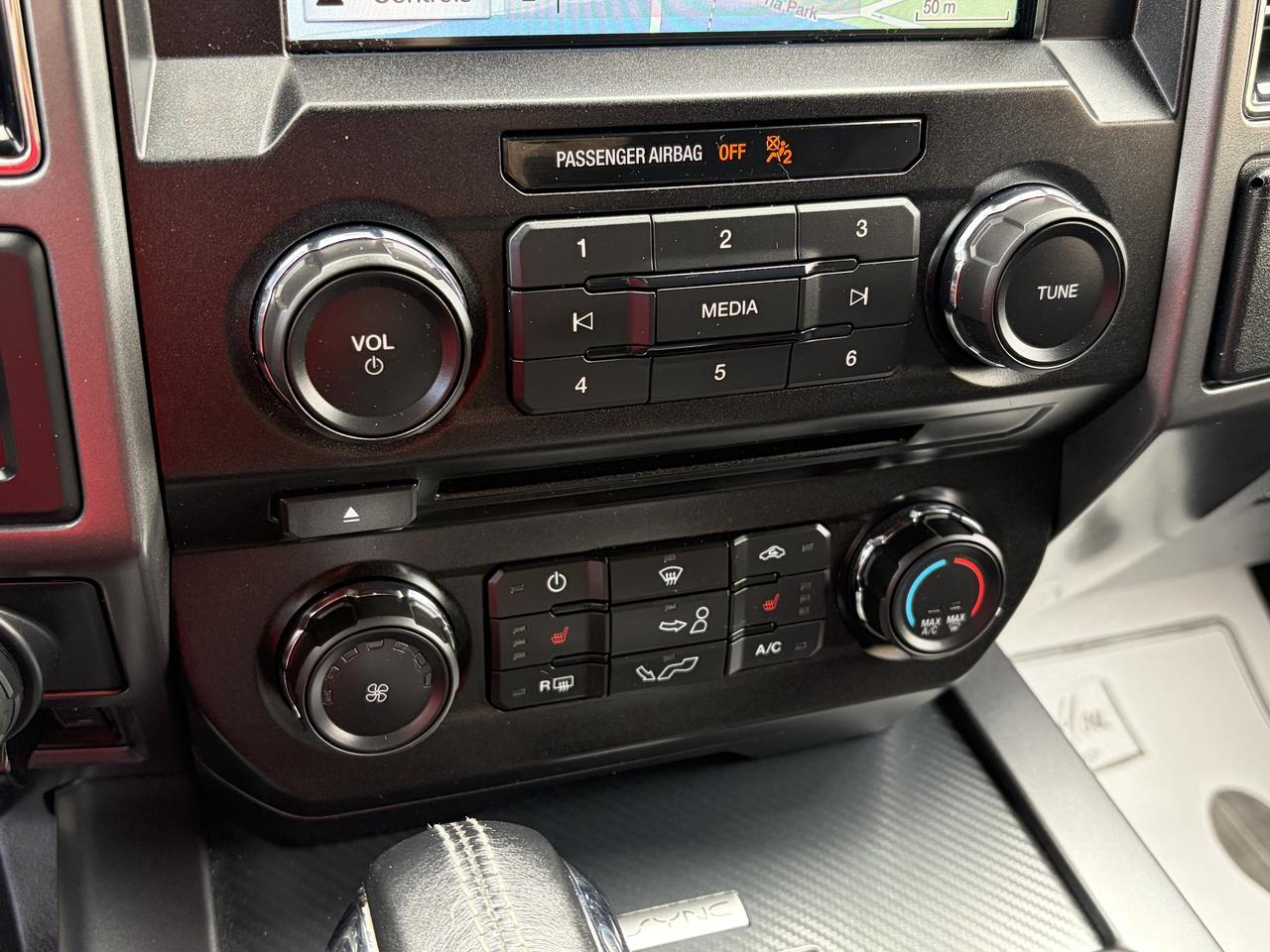 2018 Ford F-150 XLT CALL BELLEVILLE 613-961-8848 Photo