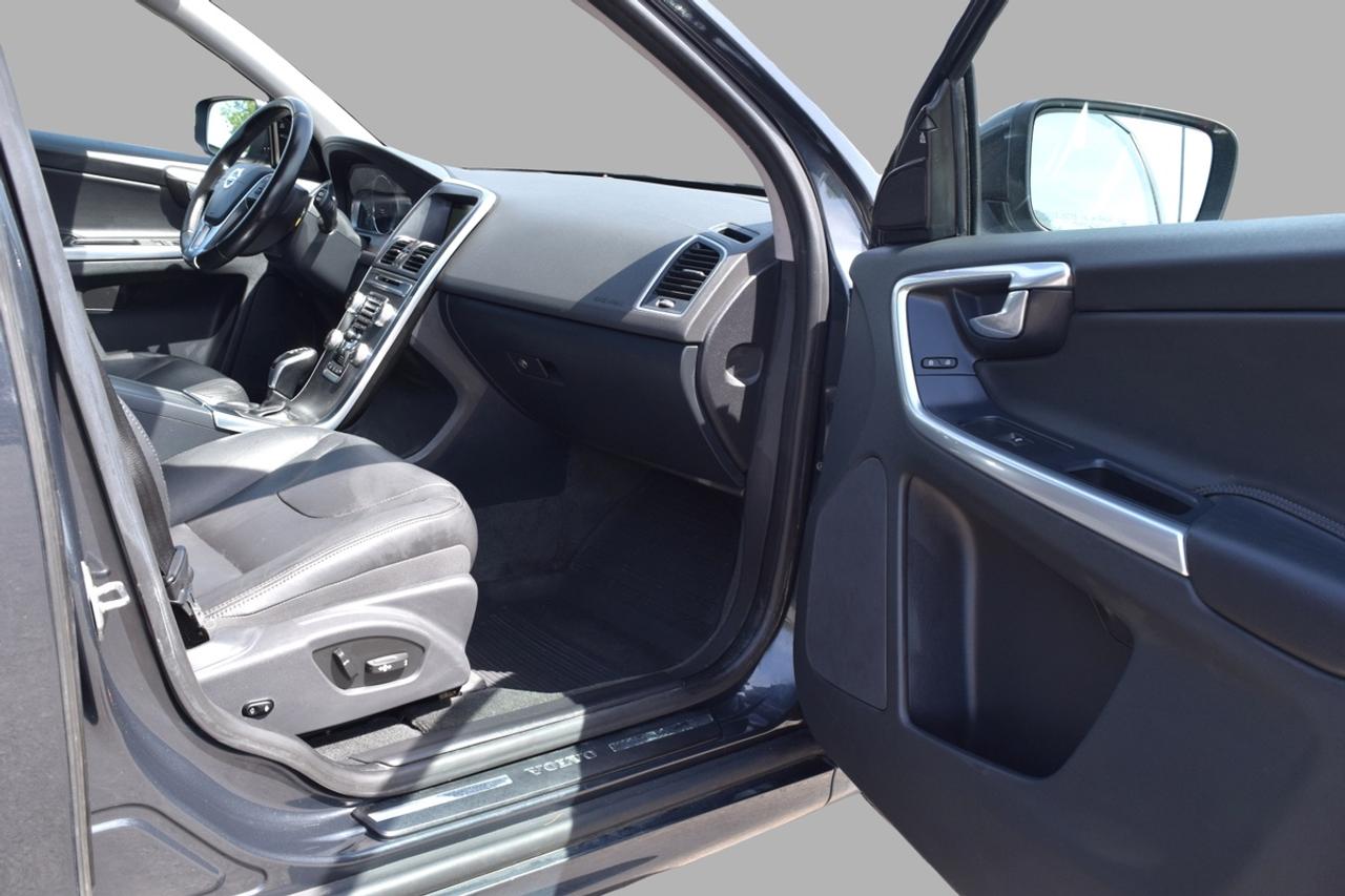 2016 Volvo XC60 T5 Special Edition Premier Photo