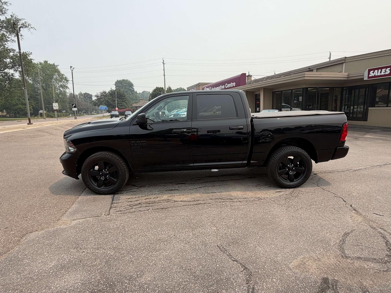 2022 RAM 1500 EXPRESS/HEATED SEATS/BACK UP CAM/4X4/CALL PICTON Photo1