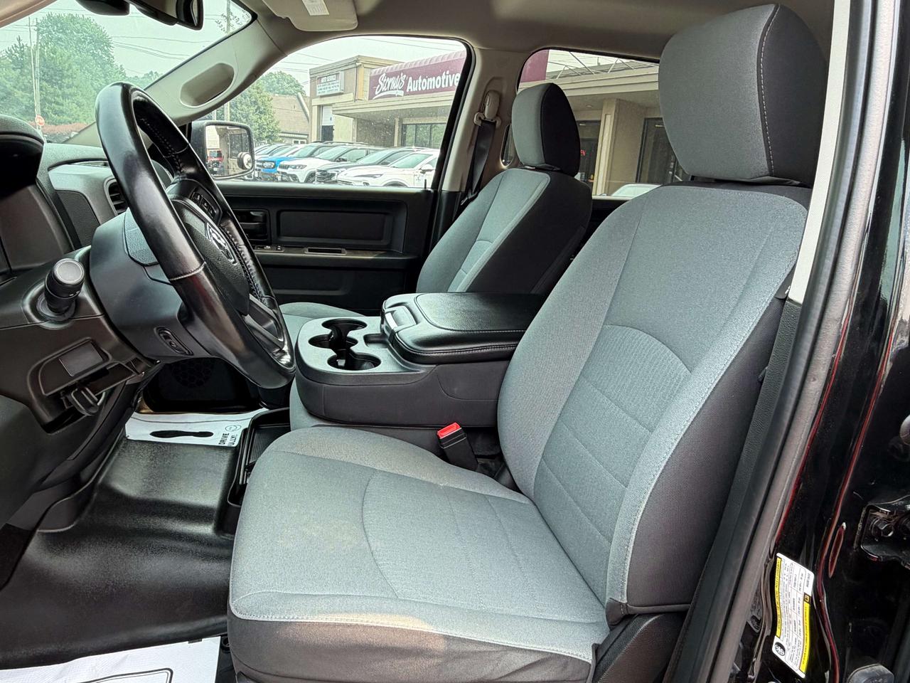 2022 RAM 1500 EXPRESS/HEATED SEATS/BACK UP CAM/4X4/CALL PICTON Photo
