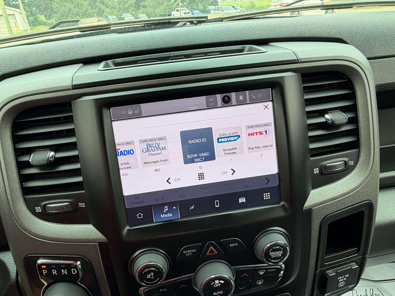 2022 RAM 1500 EXPRESS/HEATED SEATS/BACK UP CAM/4X4/CALL PICTON Photo