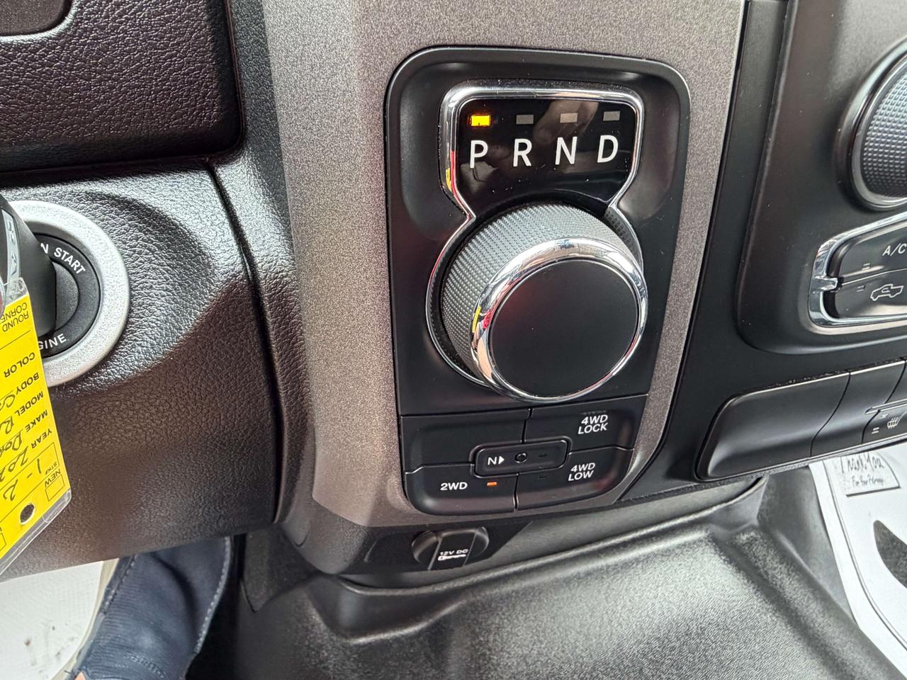 2022 RAM 1500 EXPRESS/HEATED SEATS/BACK UP CAM/4X4/CALL PICTON Photo