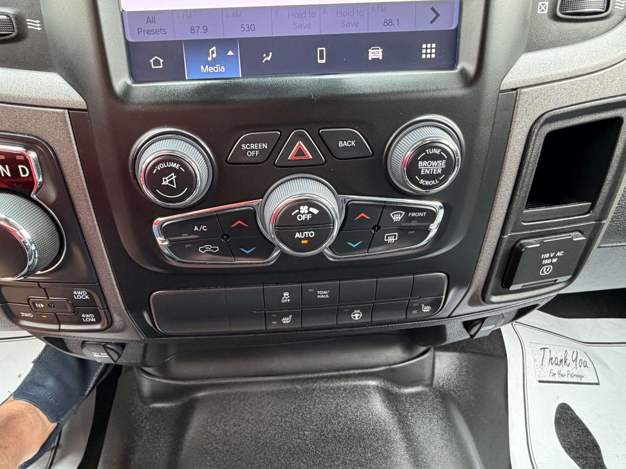 2022 RAM 1500 EXPRESS/HEATED SEATS/BACK UP CAM/4X4/CALL PICTON Photo
