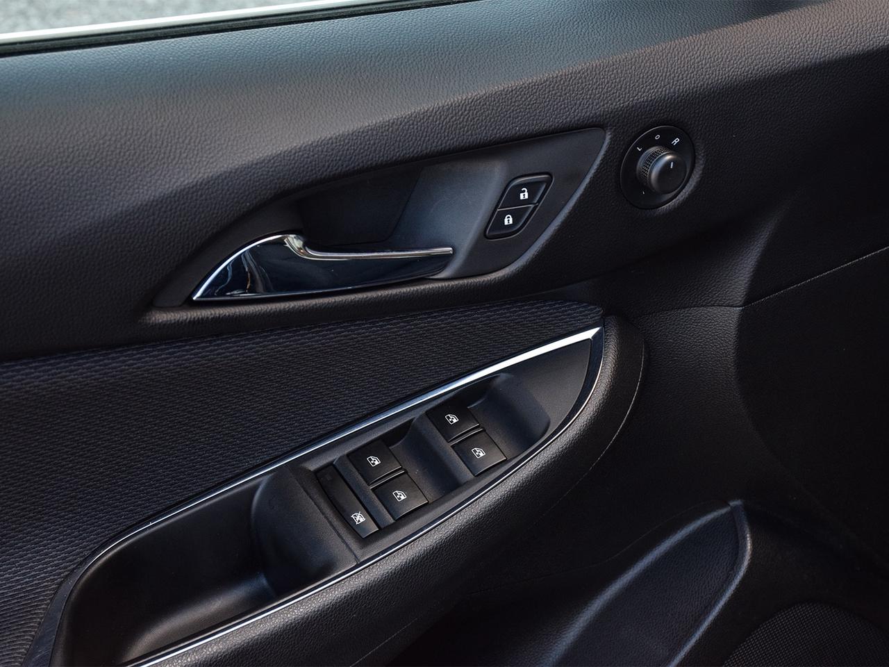 2018 Chevrolet Cruze LT ~Heated Seats ~Carplay ~Alloys ~Camera ~LOW KM Photo