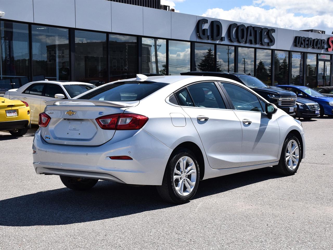 2019 Chevrolet Cruze Diesel ~Heated Seats ~Bluetooth ~Carplay ~Camera Photo