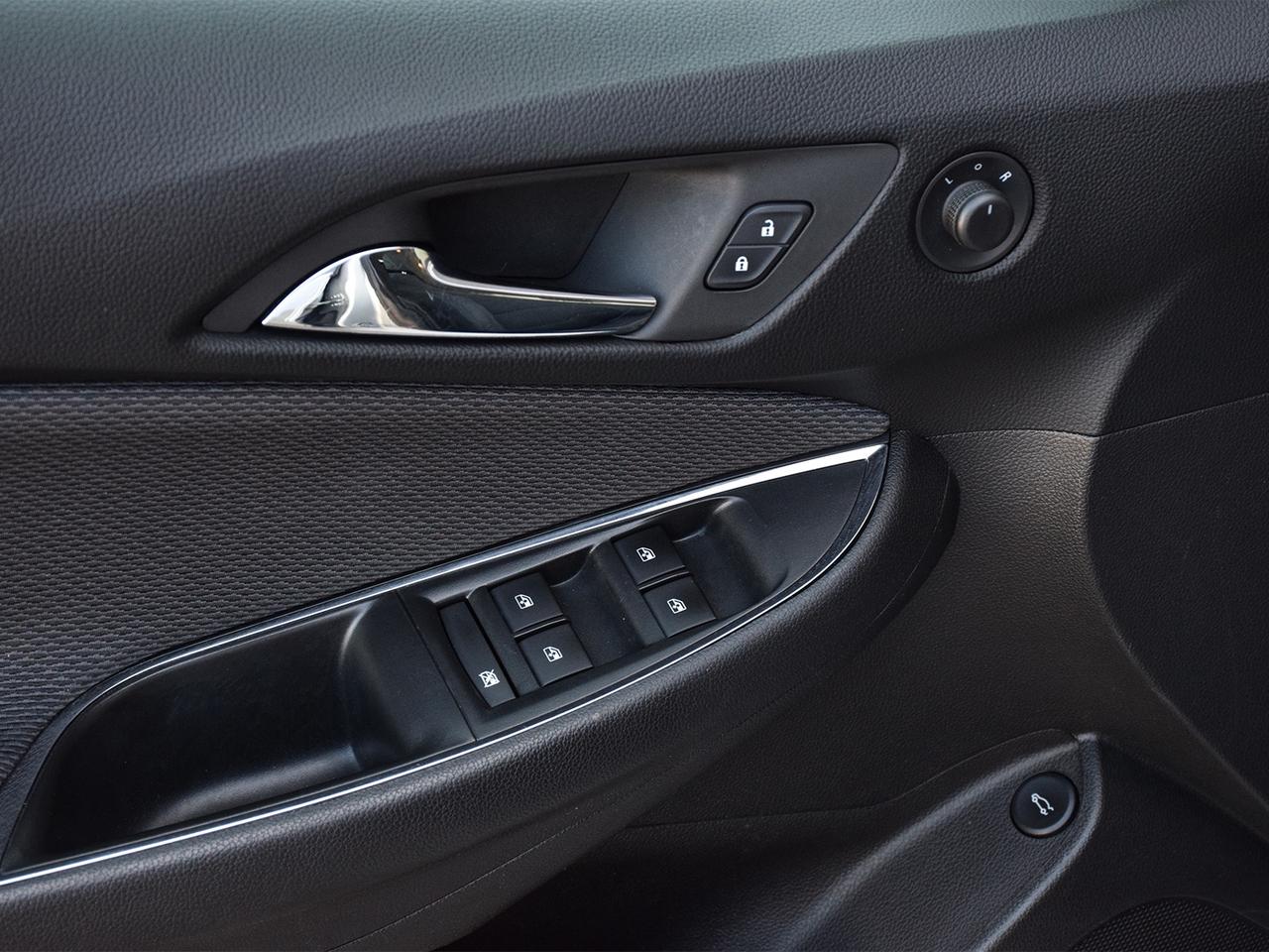 2019 Chevrolet Cruze Diesel ~Heated Seats ~Bluetooth ~Carplay ~Camera Photo