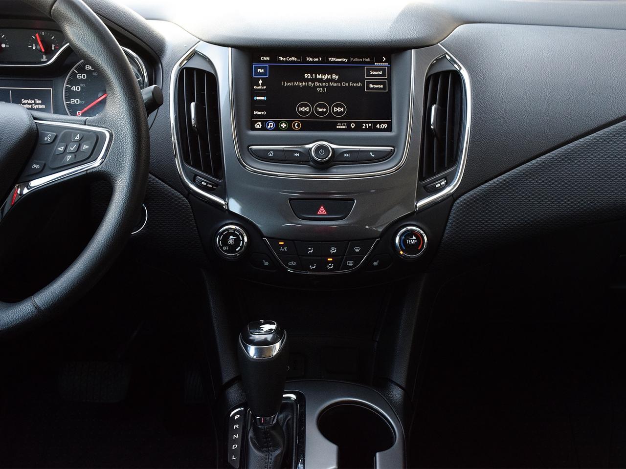 2019 Chevrolet Cruze Diesel ~Heated Seats ~Bluetooth ~Carplay ~Camera Photo