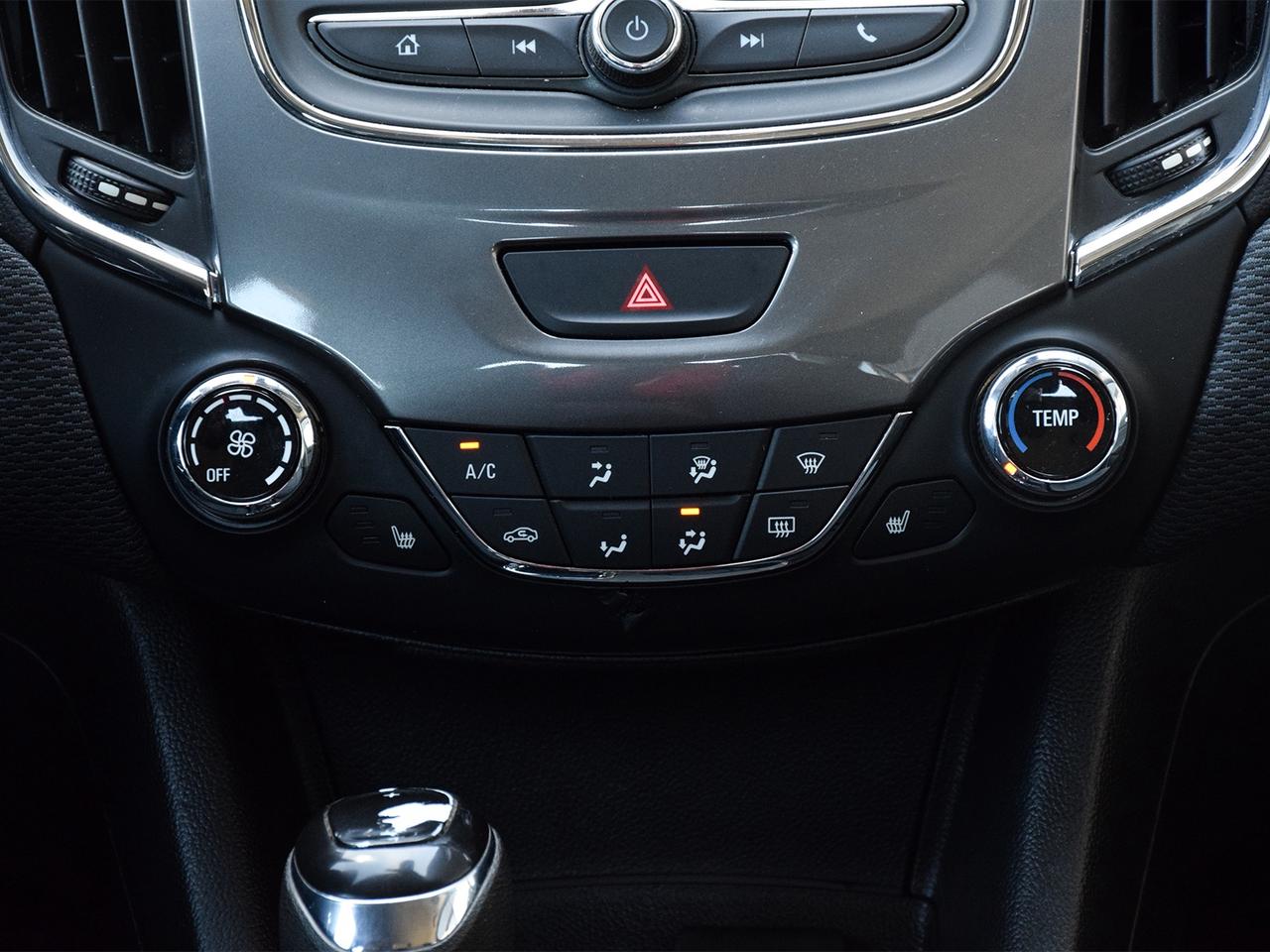 2019 Chevrolet Cruze Diesel ~Heated Seats ~Bluetooth ~Carplay ~Camera Photo