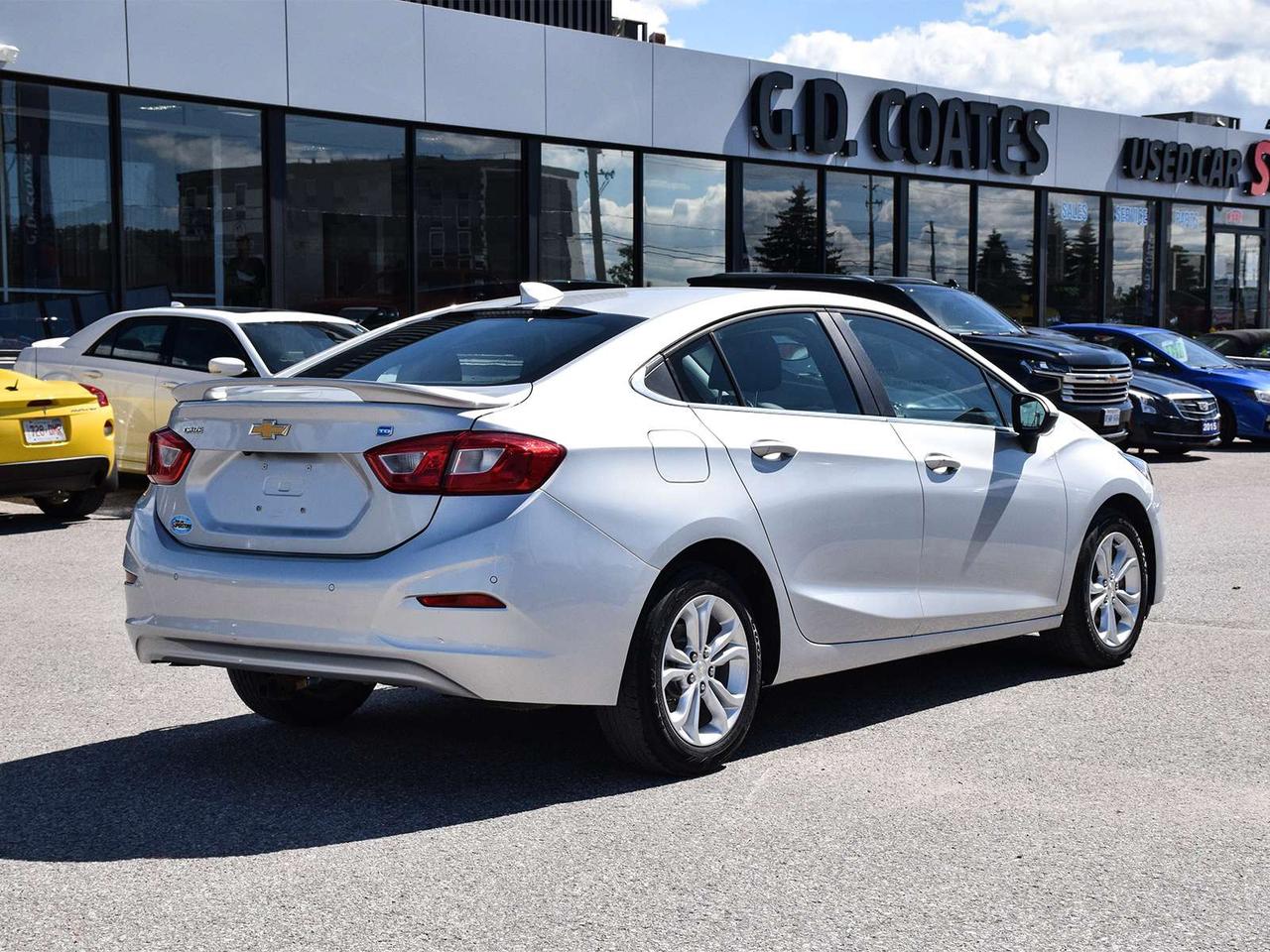 2019 Chevrolet Cruze Diesel ~Heated Seats ~Bluetooth ~Carplay ~Camera Photo