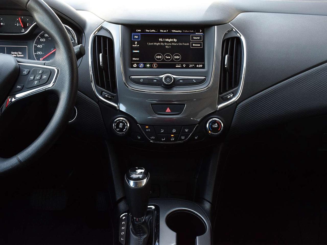 2019 Chevrolet Cruze Diesel ~Heated Seats ~Bluetooth ~Carplay ~Camera Photo