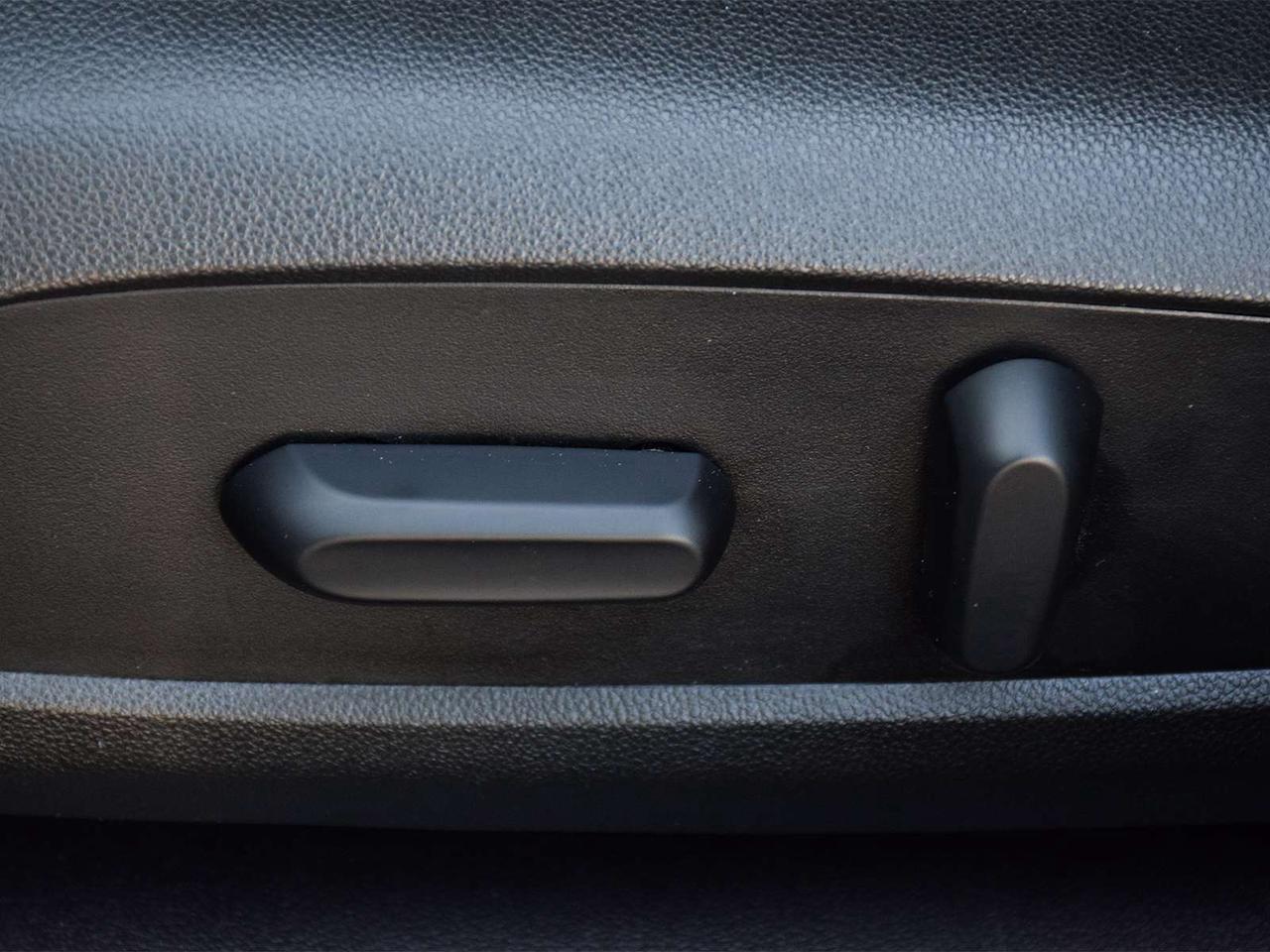 2019 Chevrolet Cruze Diesel ~Heated Seats ~Bluetooth ~Carplay ~Camera Photo