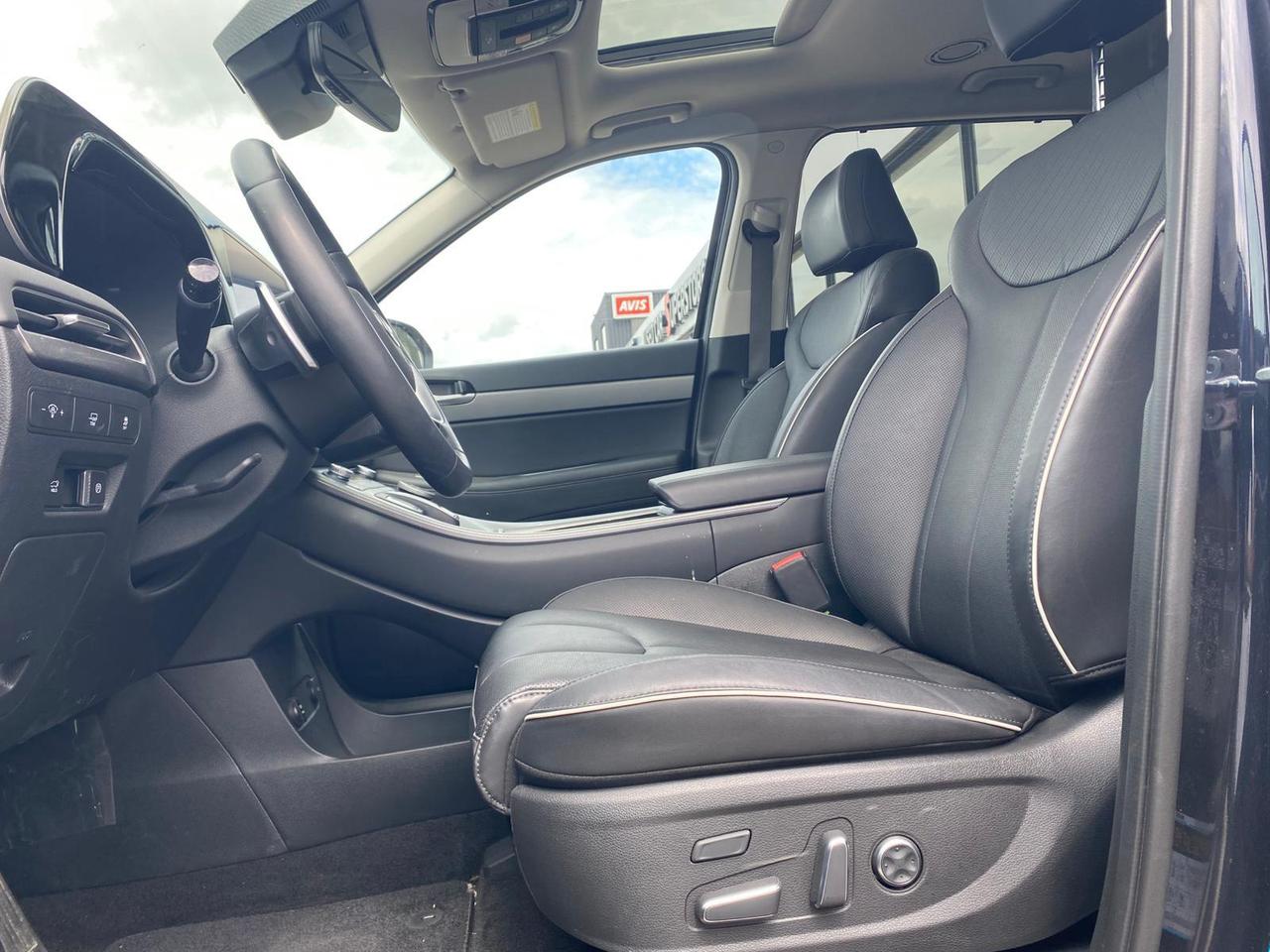 2025 Hyundai PALISADE Urban 7-Passenger AWD ~Nav ~Leather ~Sunroof ~Cam Photo