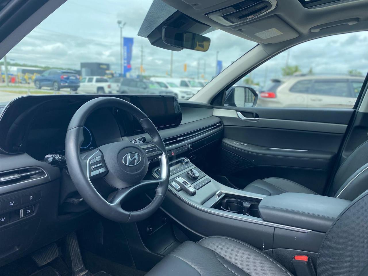 2025 Hyundai PALISADE Urban 7-Passenger AWD ~Nav ~Leather ~Sunroof ~Cam Photo