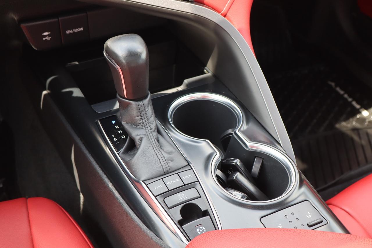 2019 Toyota Camry XSE   RED INTERIOR Photo