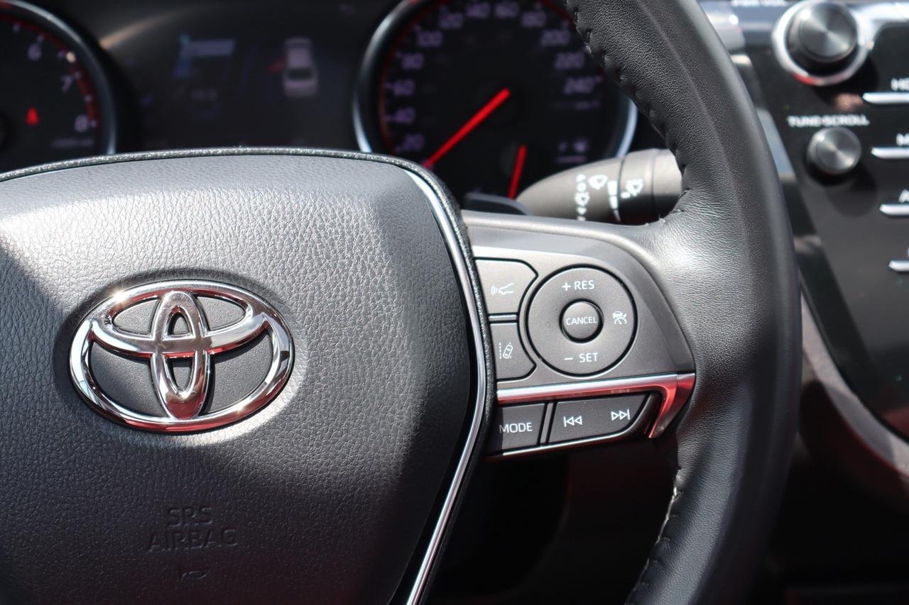 2019 Toyota Camry XSE   RED INTERIOR Photo