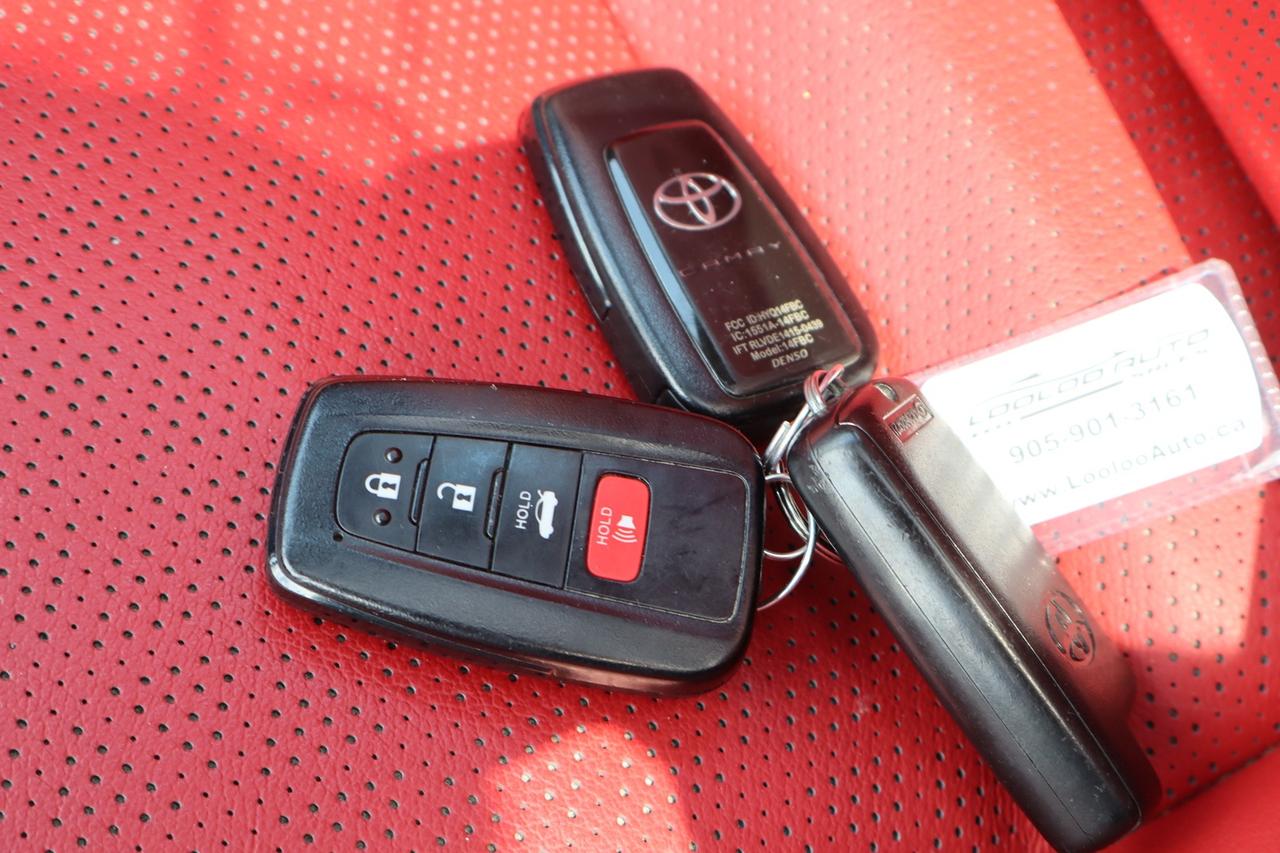2019 Toyota Camry XSE   RED INTERIOR Photo